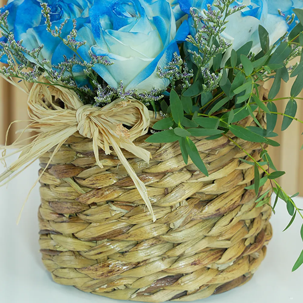 Basket of 10 blue roses with fillers