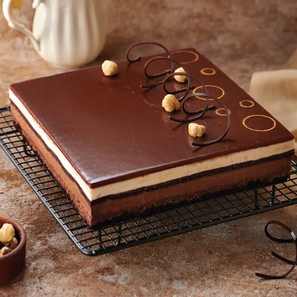 A 1kg of chocolate noisette cake