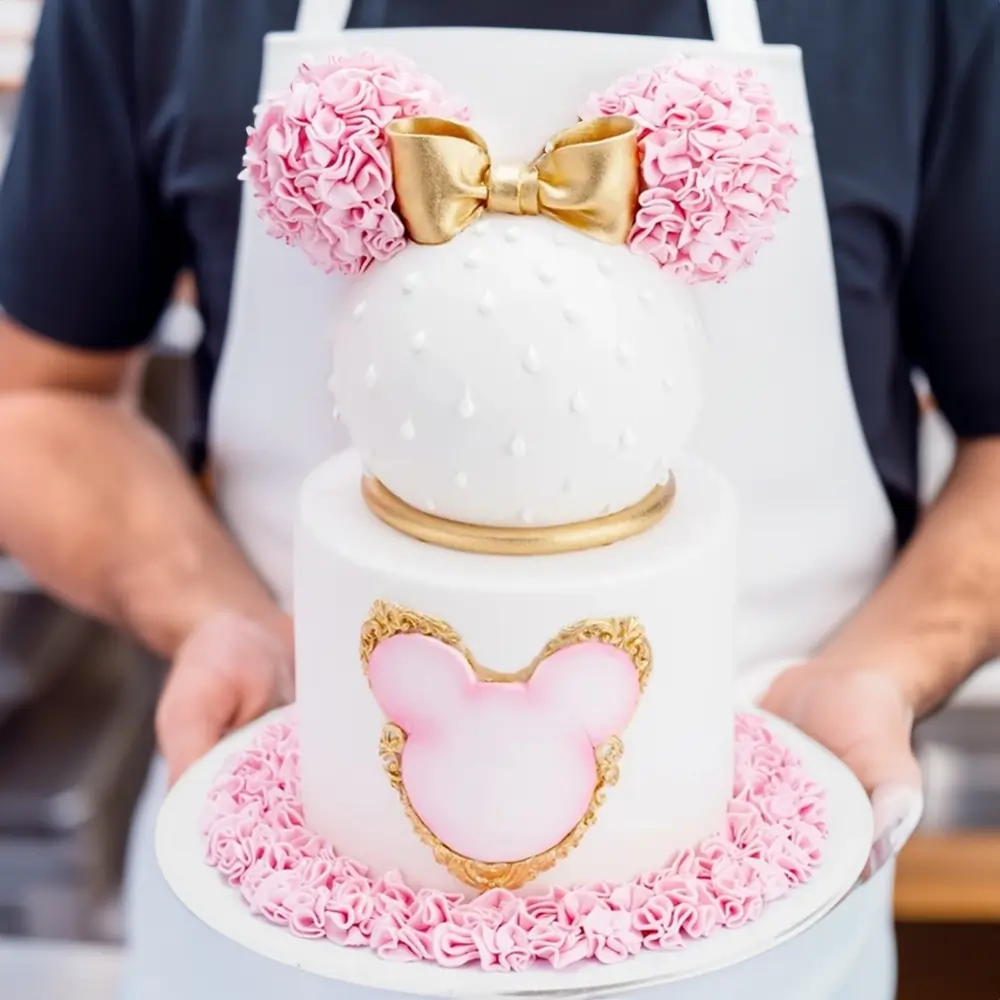 3kg elegant Minnie cake with chocolate sponge