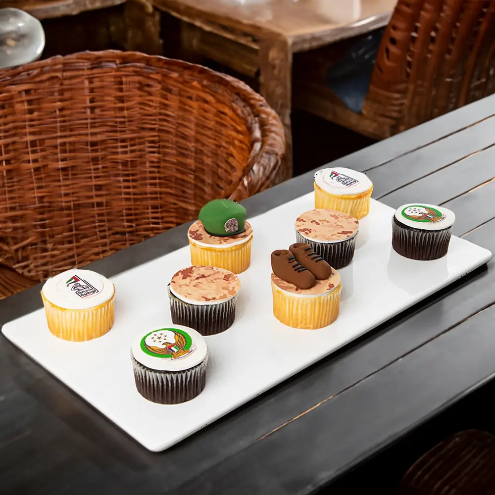 8 military theme cupcakes