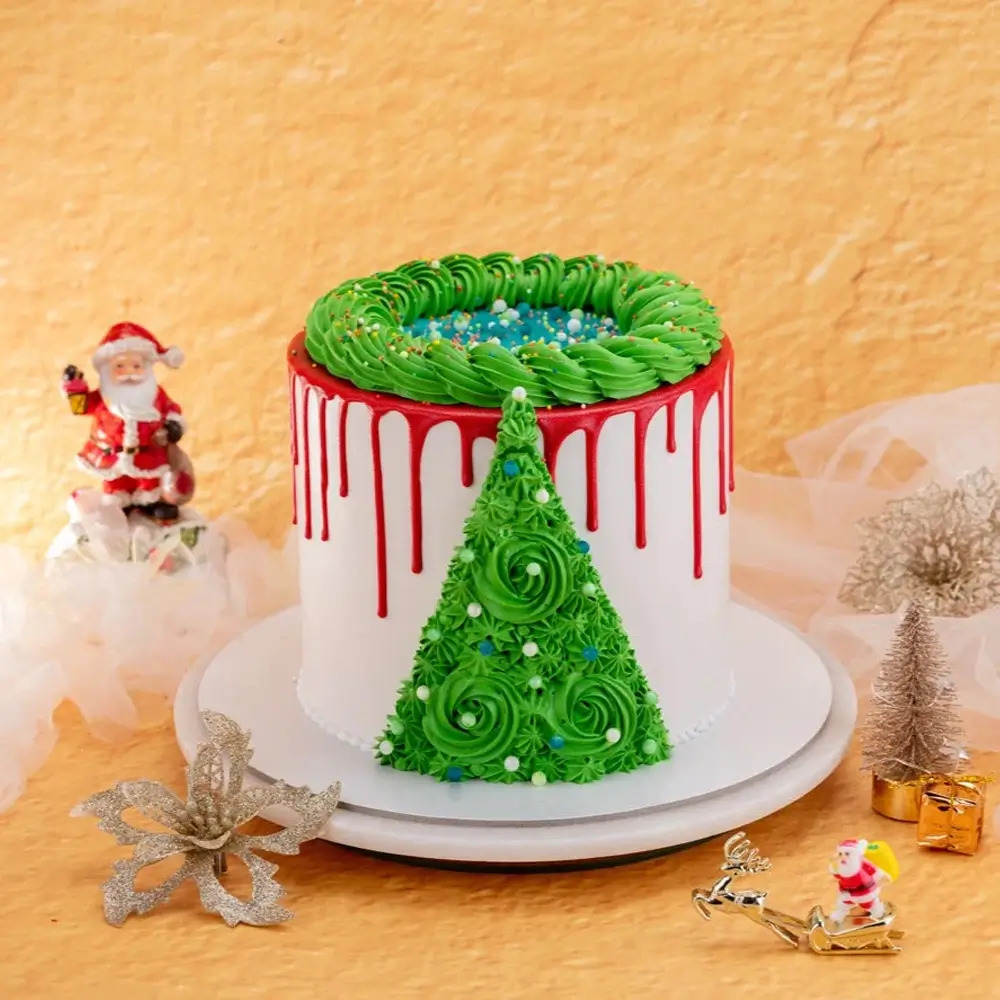 3 kg of christmas tree drip cake with chocolate ganache filling