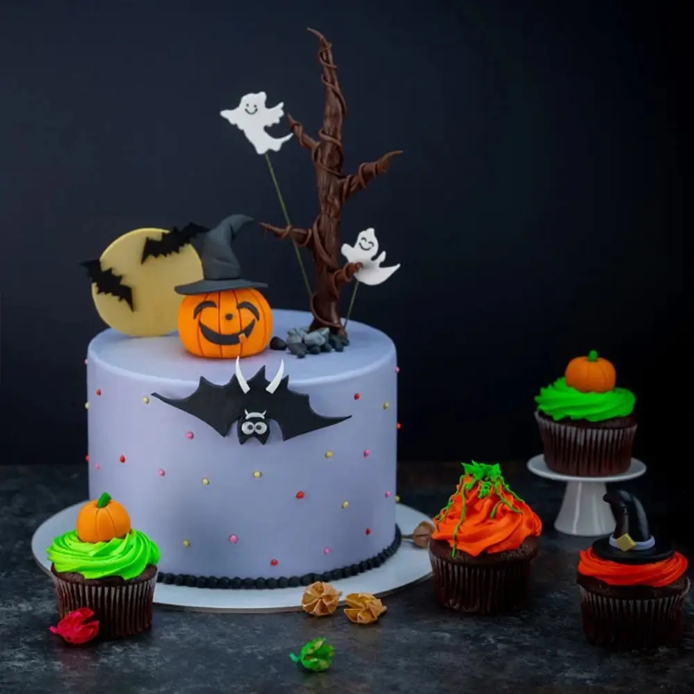 A halloween spooks cake weighing 2 kg and filled with chocolate ganache